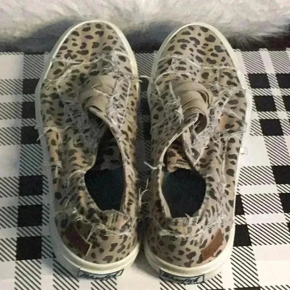 Blowfish Malibu Size 8 Animal Print Sneakers - Picture 1 of 3